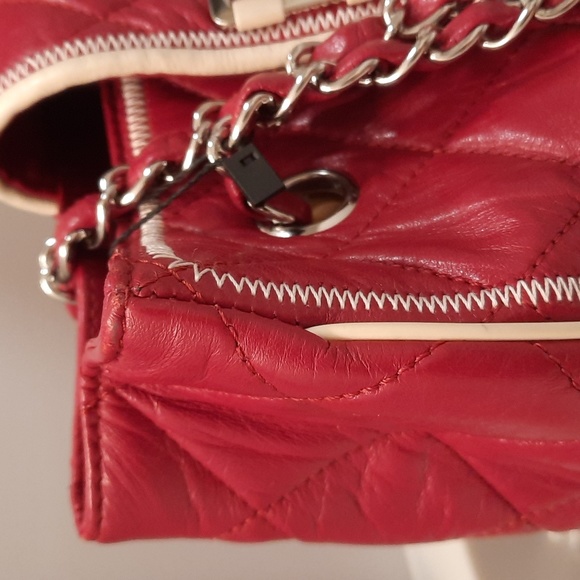 Authentic chanel lambskin North South accordion bag and matching stitch wallet. - Picture 7 of 16